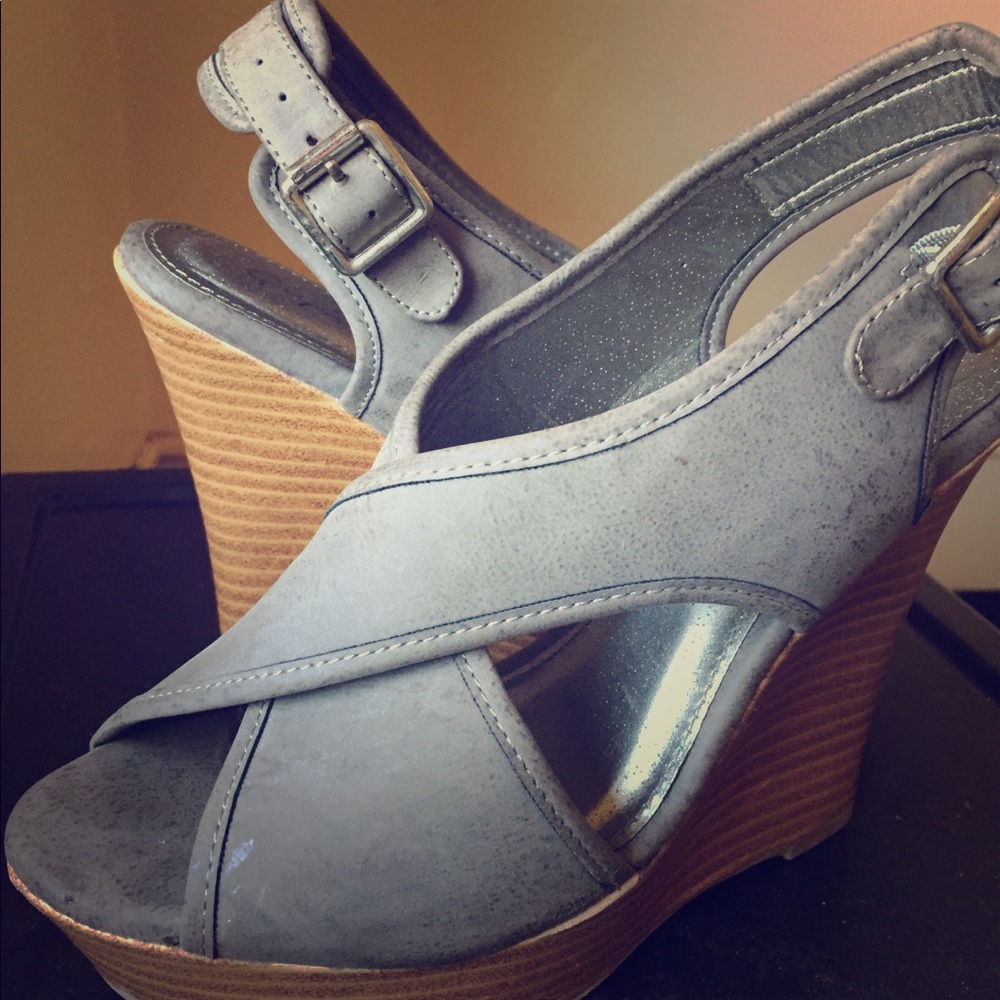 Qupid Gray Wedges!
